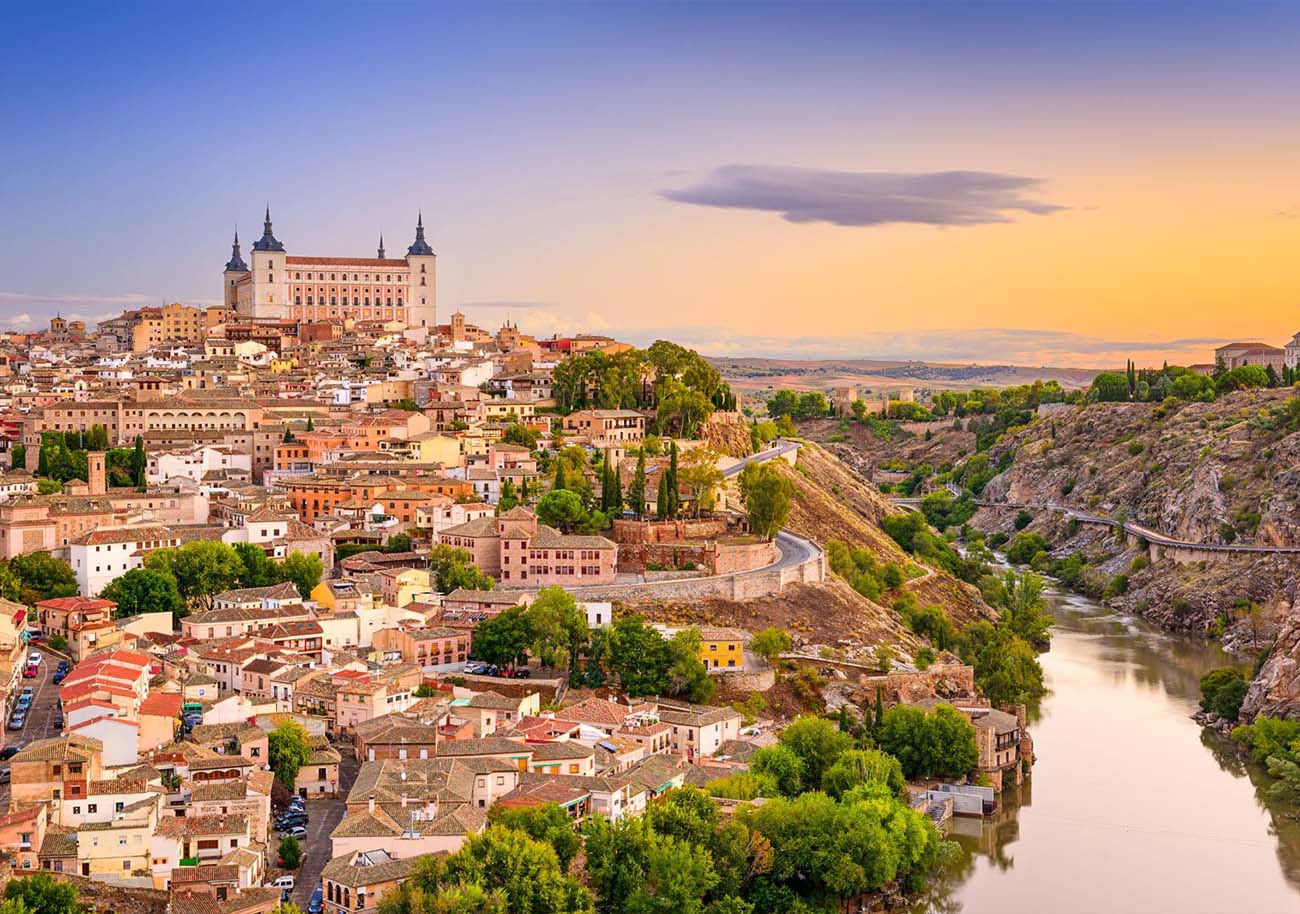 Descubriendo el Encanto de Toledo: Travesía Aérea hacia la Historia y la Magia